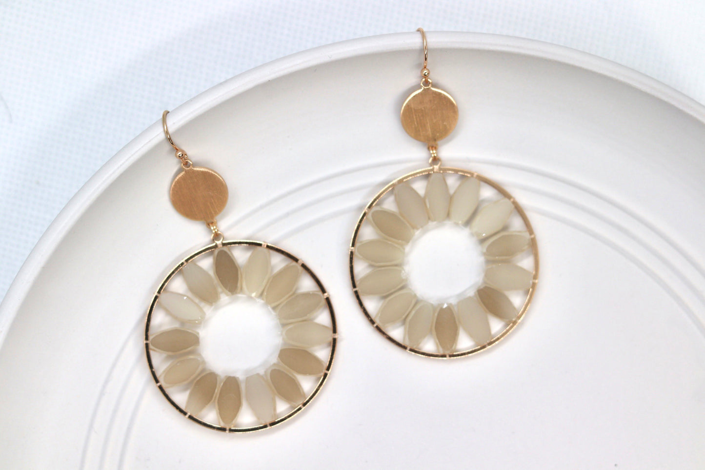 Sweet natural/gold drop earrings